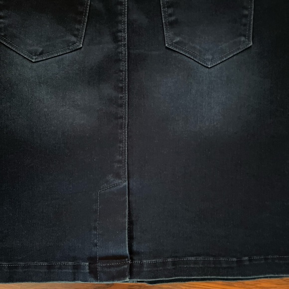 Pull on denim skirt - Picture 2 of 4